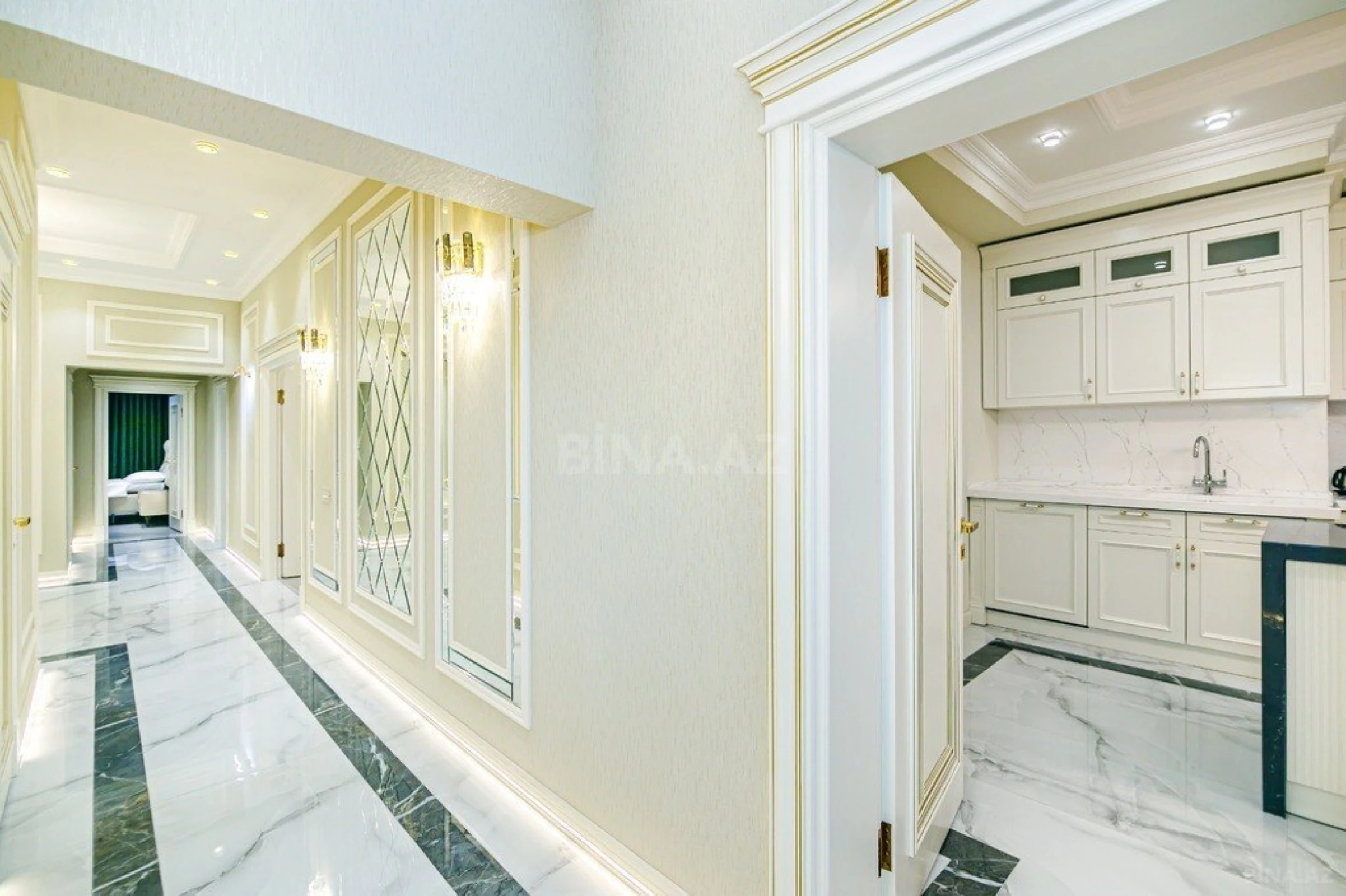 Kirayə verilir 4 otaqlı mənzil 180 m²