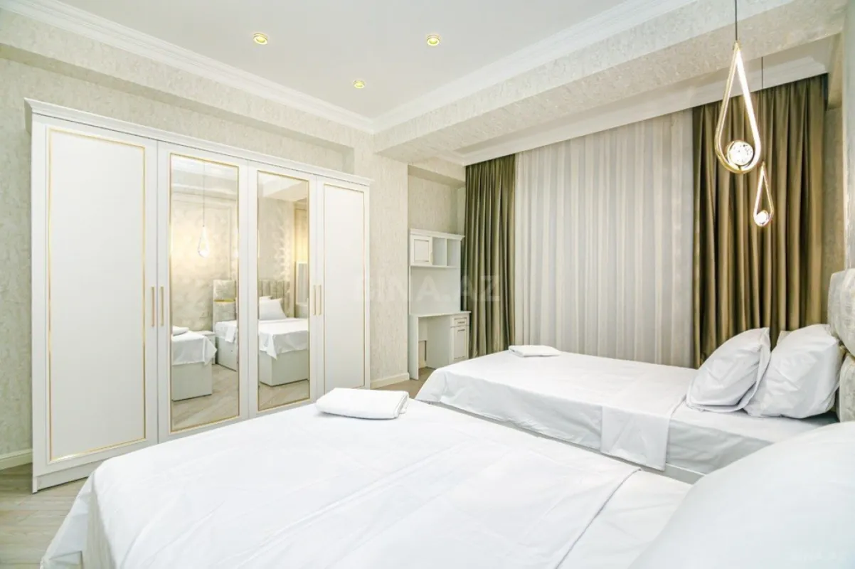 Kirayə verilir 4 otaqlı mənzil 180 m²