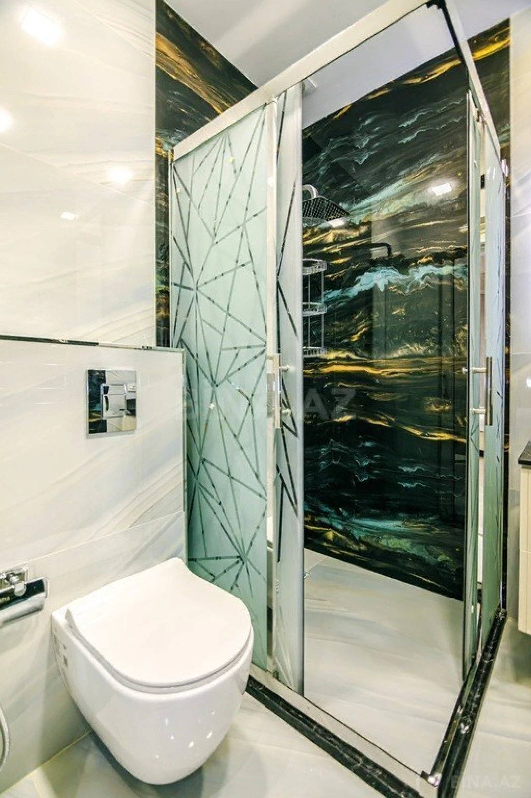 Kirayə verilir 4 otaqlı mənzil 180 m²