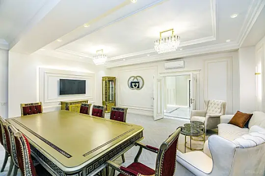 Kirayə verilir 4 otaqlı mənzil 180 m²