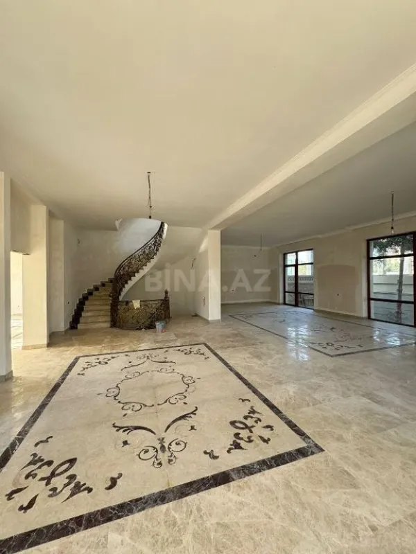 Satılır 5 otaqlı həyət evi 380 m²