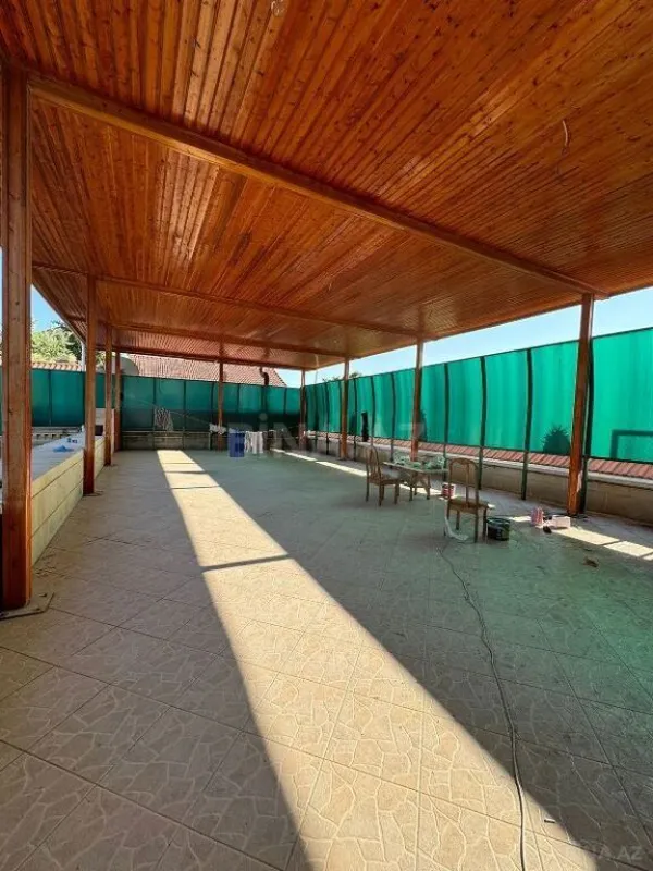 Satılır 5 otaqlı həyət evi 380 m²