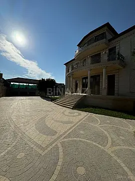 Satılır 5 otaqlı həyət evi 380 m²