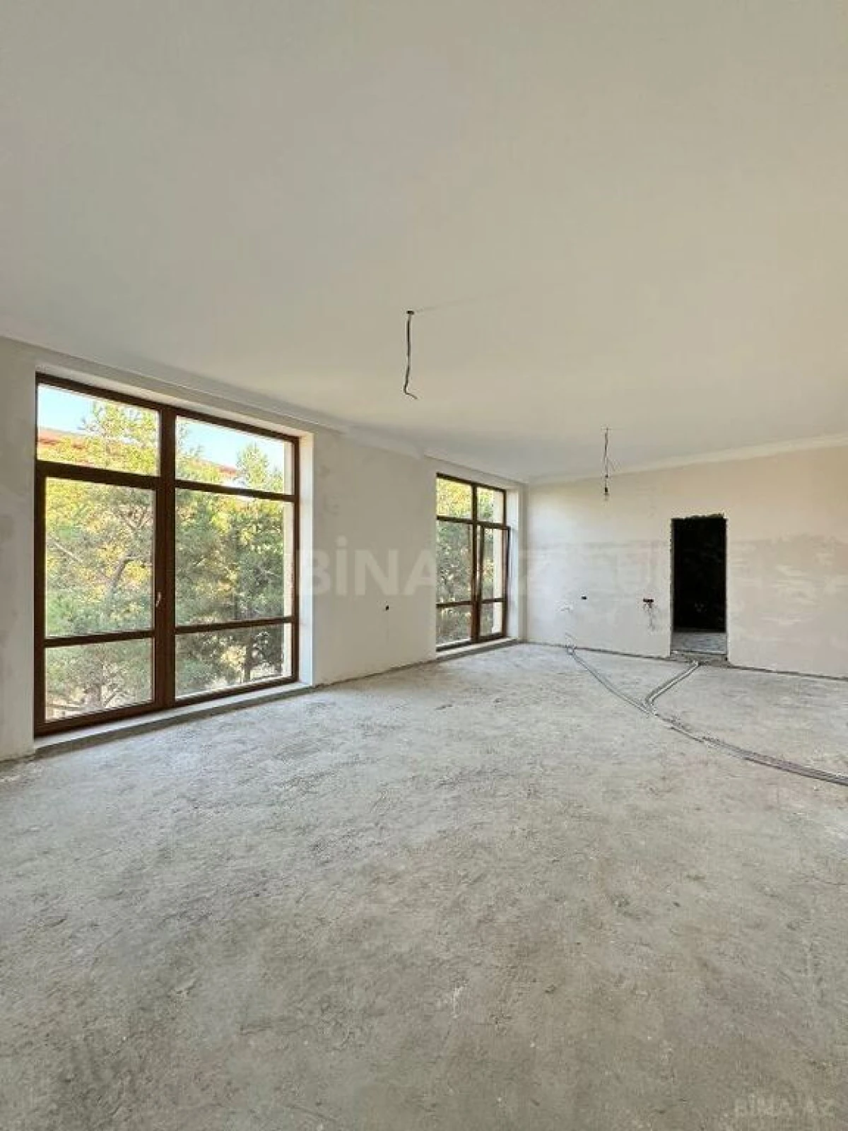 Satılır 5 otaqlı həyət evi 380 m²