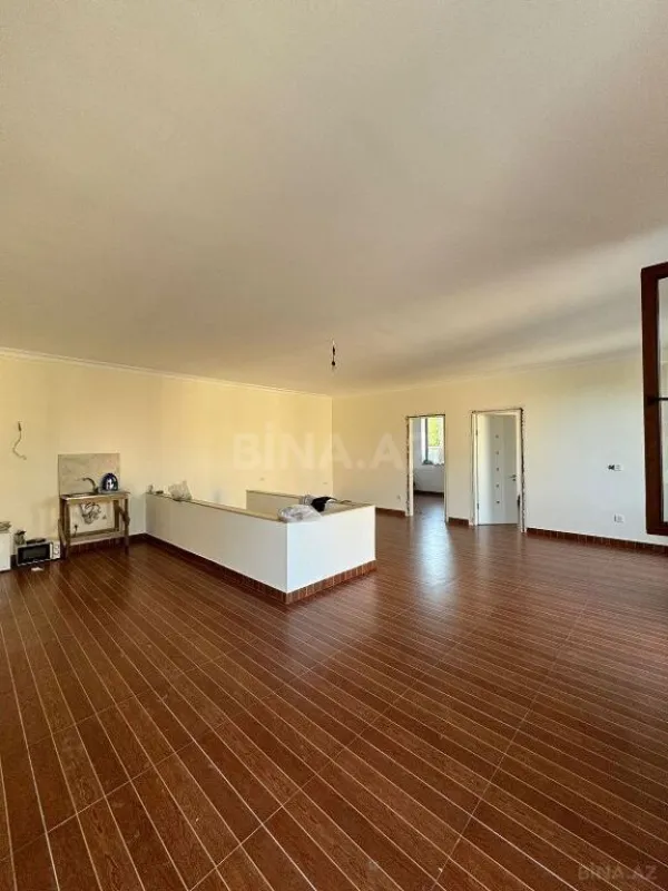 Satılır 5 otaqlı həyət evi 380 m²