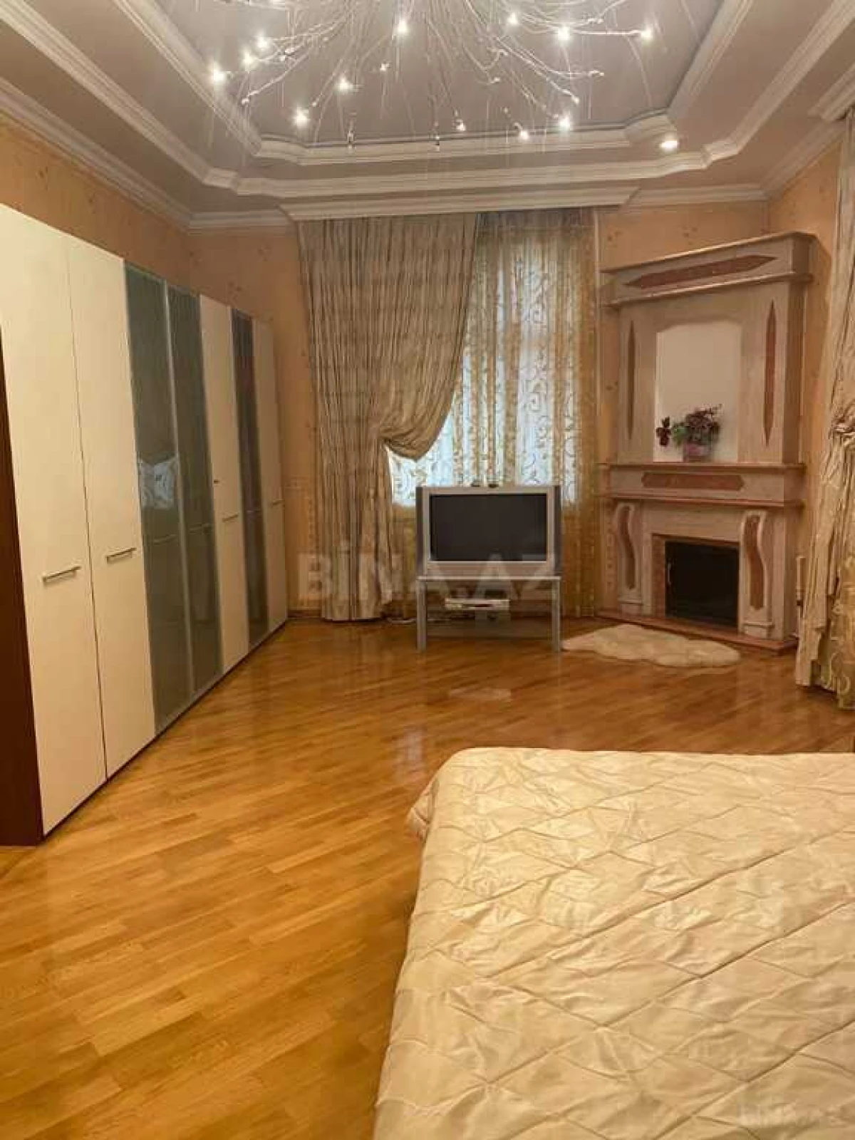 Satılır 5 otaqlı həyət evi 350 m²