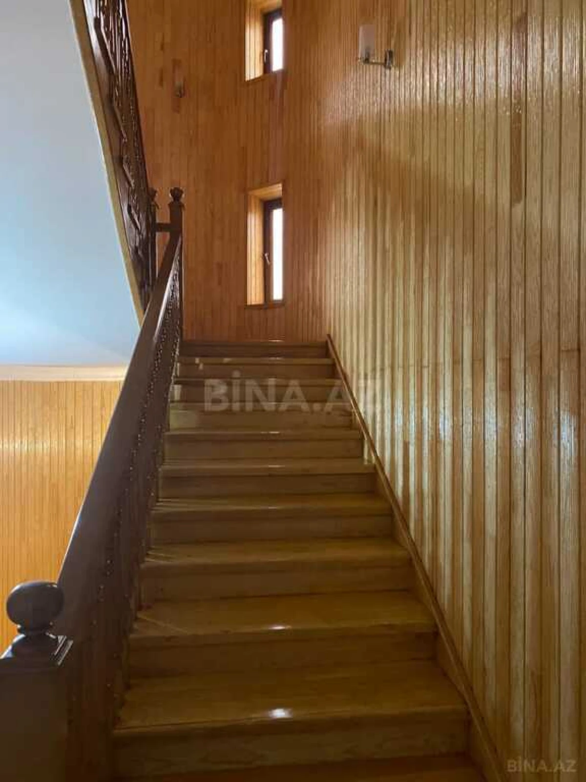 Satılır 5 otaqlı həyət evi 350 m²