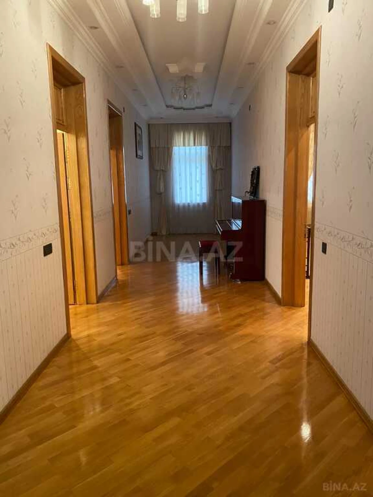 Satılır 5 otaqlı həyət evi 350 m²