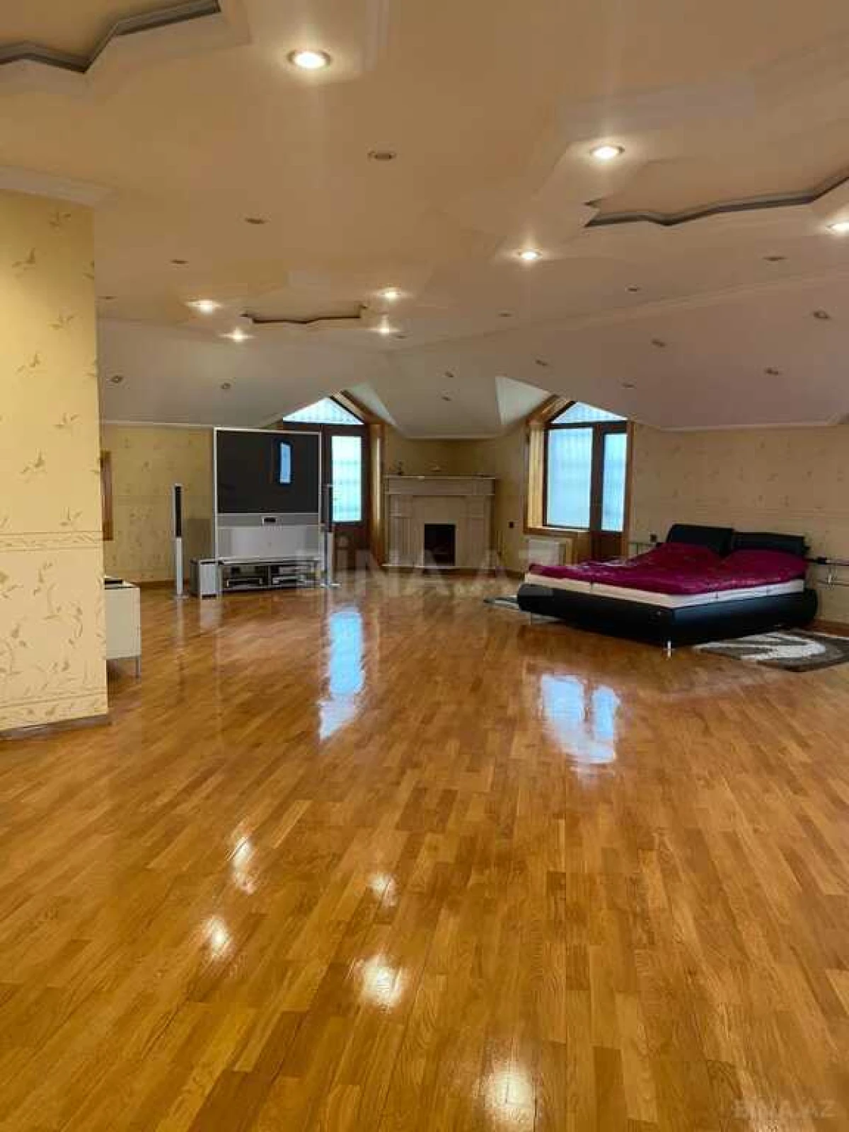 Satılır 5 otaqlı həyət evi 350 m²