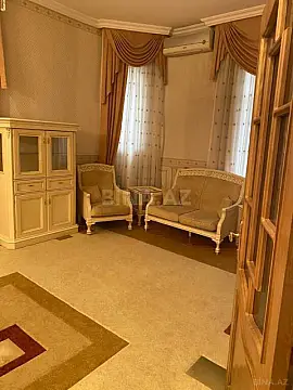 Satılır 5 otaqlı həyət evi 350 m²