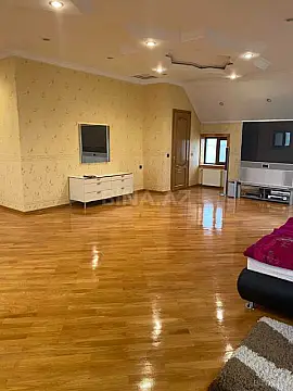 Satılır 5 otaqlı həyət evi 350 m²