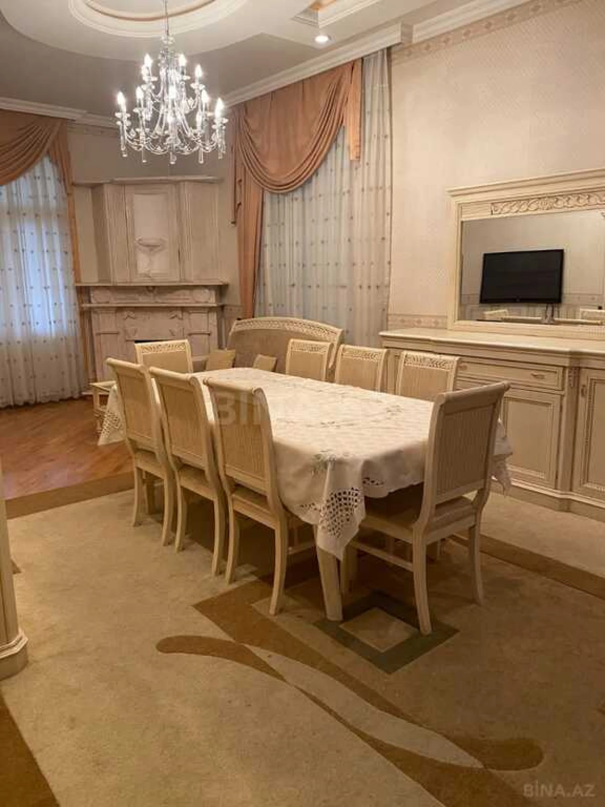 Satılır 5 otaqlı həyət evi 350 m²