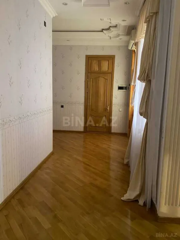 Satılır 5 otaqlı həyət evi 350 m²