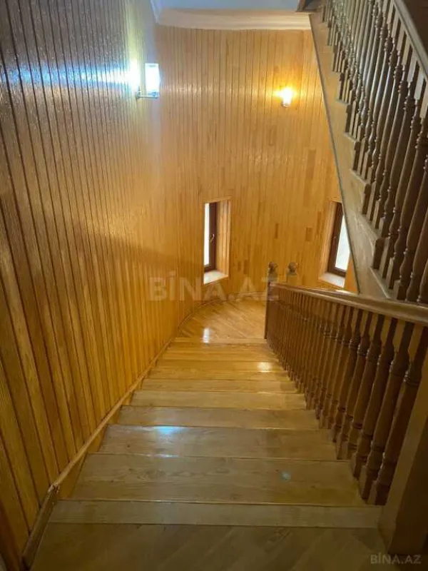 Satılır 5 otaqlı həyət evi 350 m²