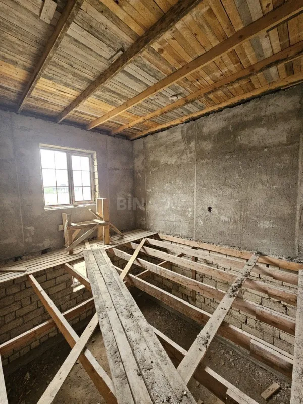 Satılır 6 otaqlı həyət evi 220 m²