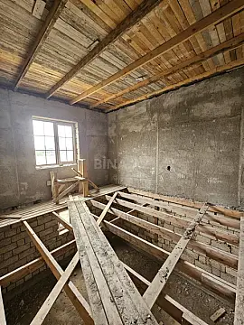 Satılır 6 otaqlı həyət evi 220 m²