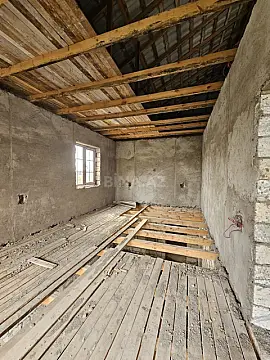 Satılır 6 otaqlı həyət evi 220 m²