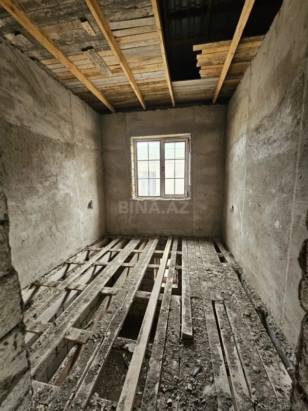 Satılır 6 otaqlı həyət evi 220 m²