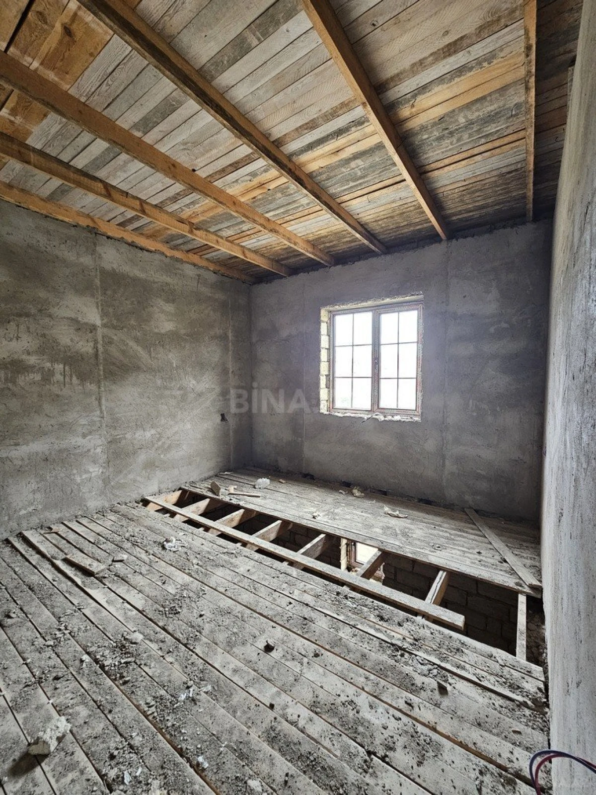 Satılır 6 otaqlı həyət evi 220 m²