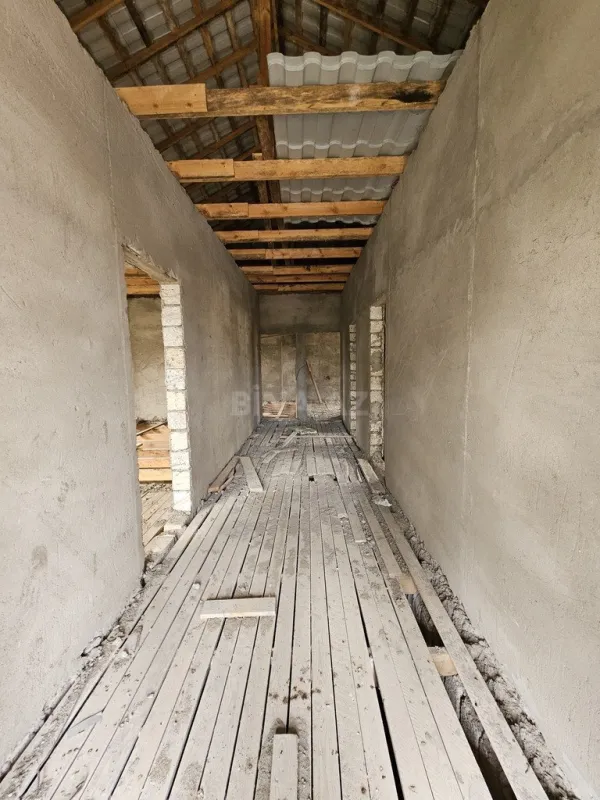 Satılır 6 otaqlı həyət evi 220 m²