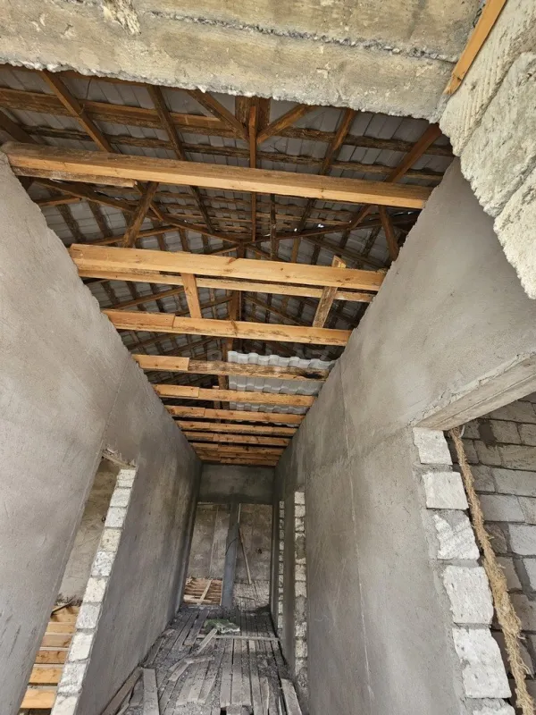 Satılır 6 otaqlı həyət evi 220 m²