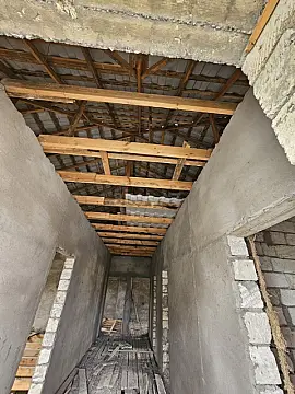 Satılır 6 otaqlı həyət evi 220 m²