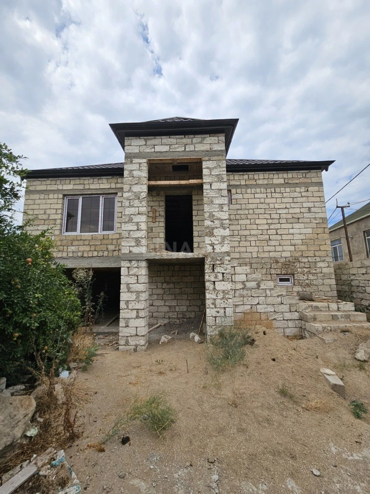 Satılır 6 otaqlı həyət evi 220 m²