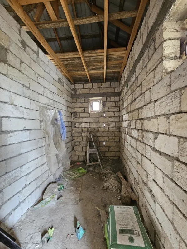 Satılır 6 otaqlı həyət evi 220 m²