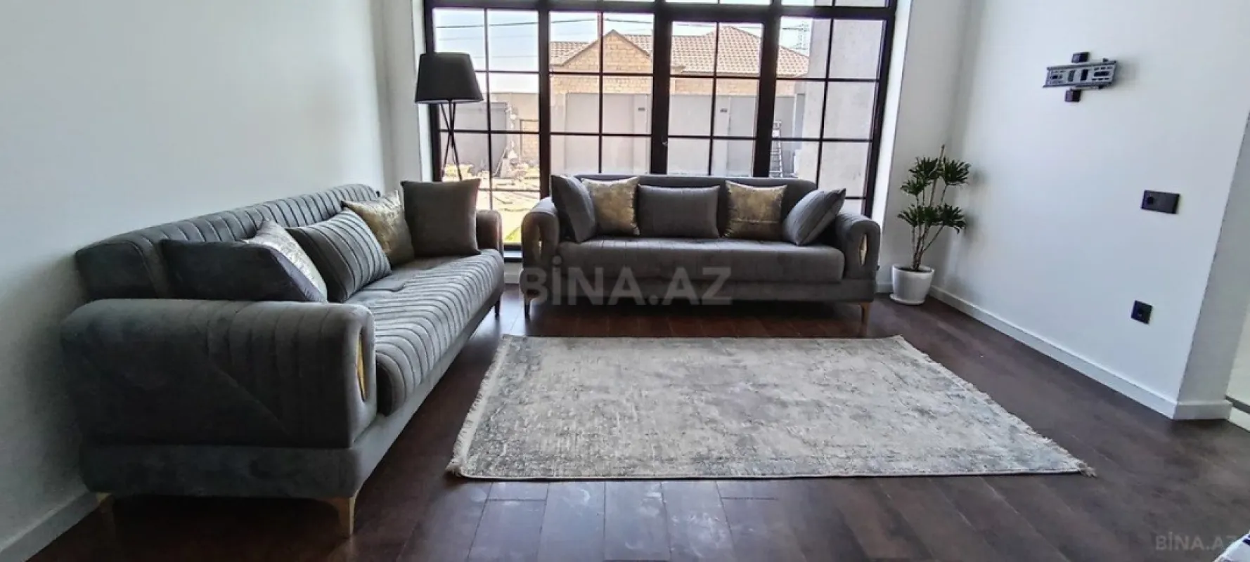 Kirayə verilir 4 otaqlı həyət evi 240 m²