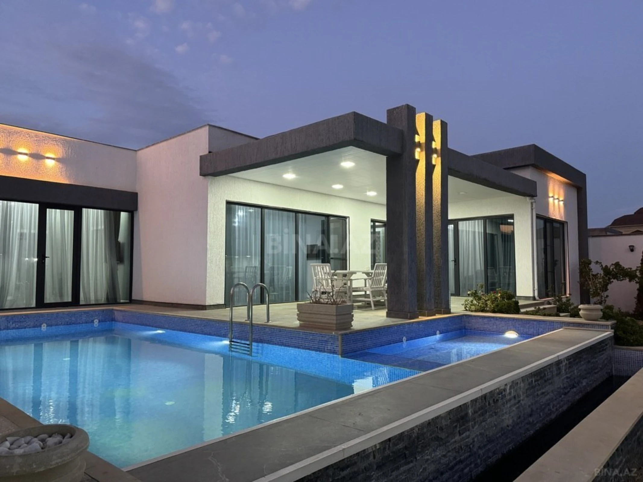 Kirayə verilir 4 otaqlı həyət evi 250 m²