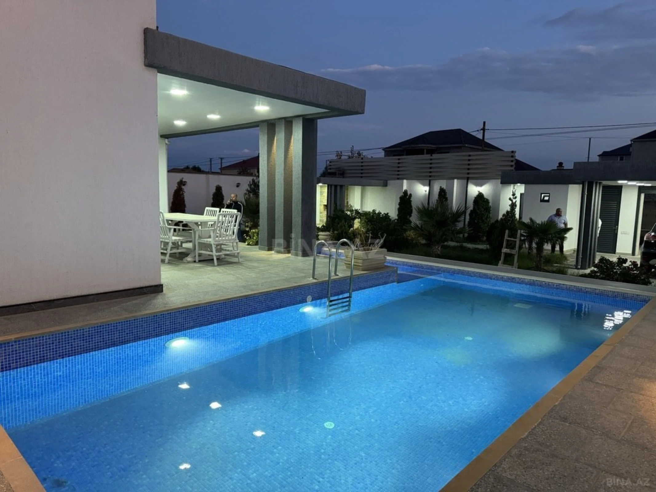 Kirayə verilir 4 otaqlı həyət evi 250 m²