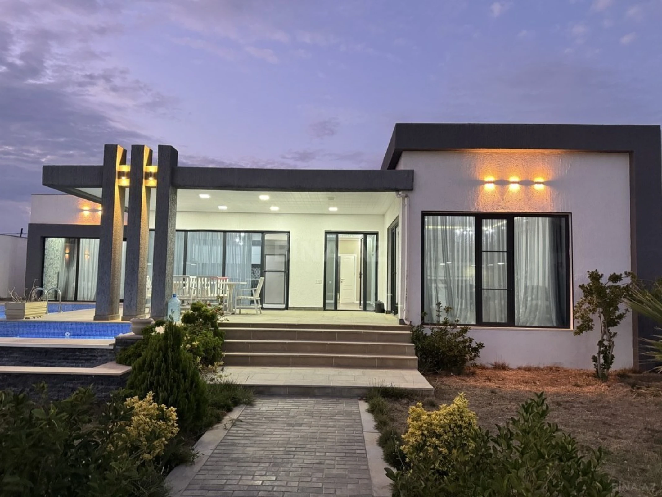 Kirayə verilir 4 otaqlı həyət evi 250 m²