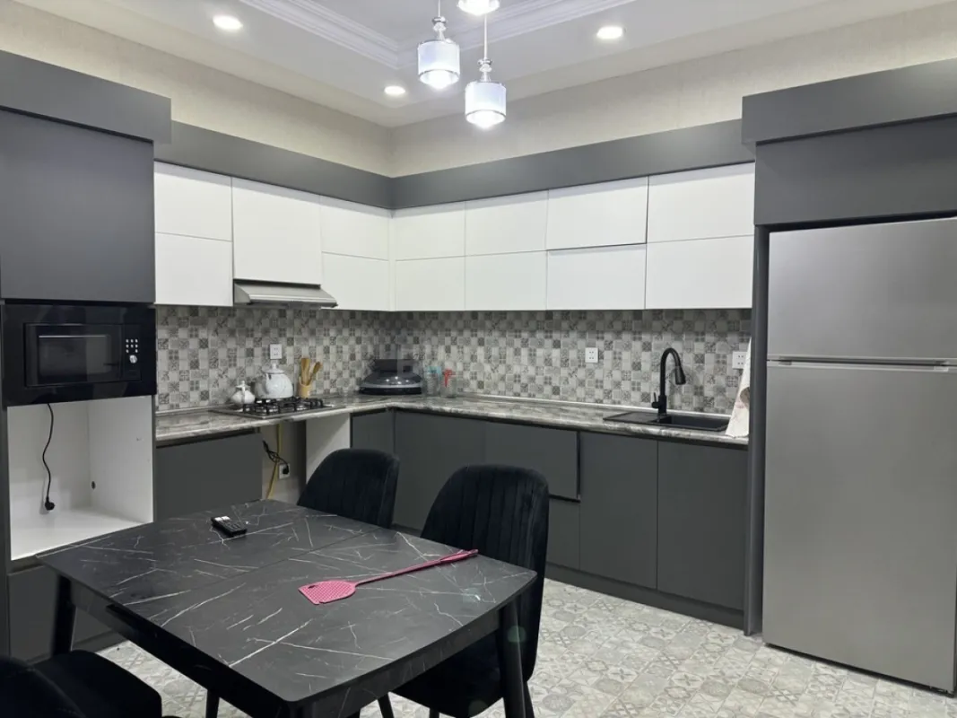 Kirayə verilir 4 otaqlı həyət evi 250 m²