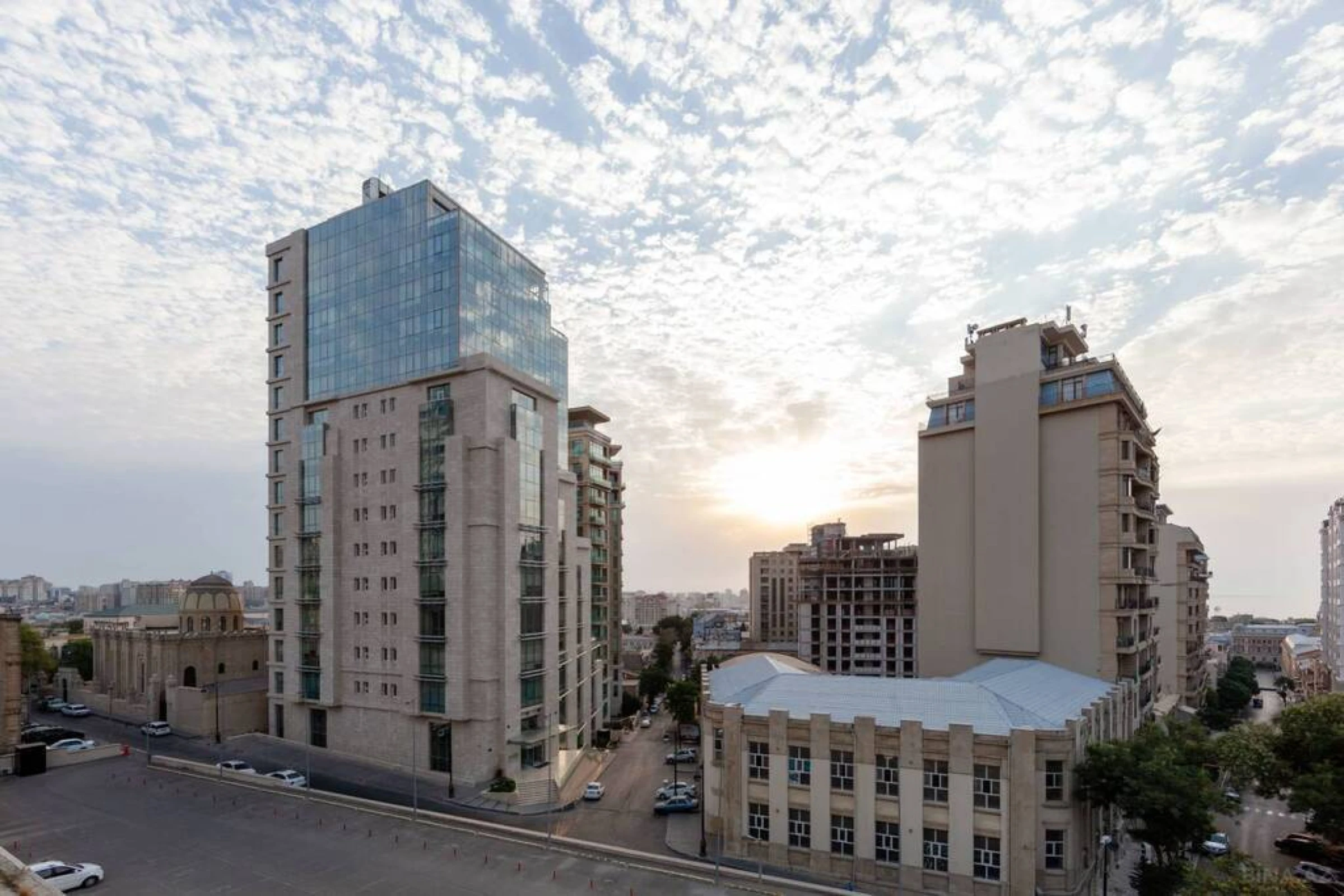 Satılır 4 otaqlı mənzil 153 m²