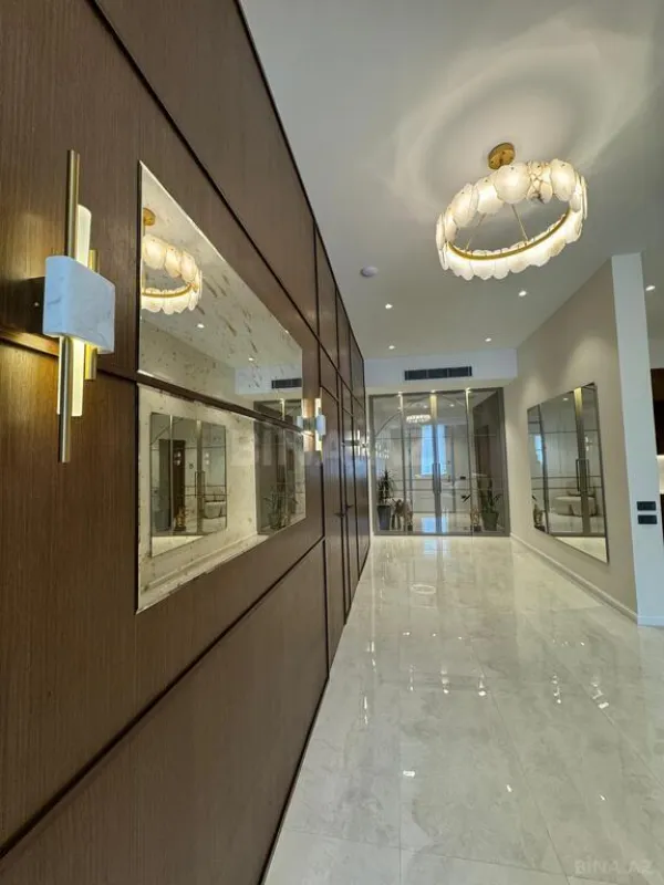 Satılır 4 otaqlı mənzil 153 m²