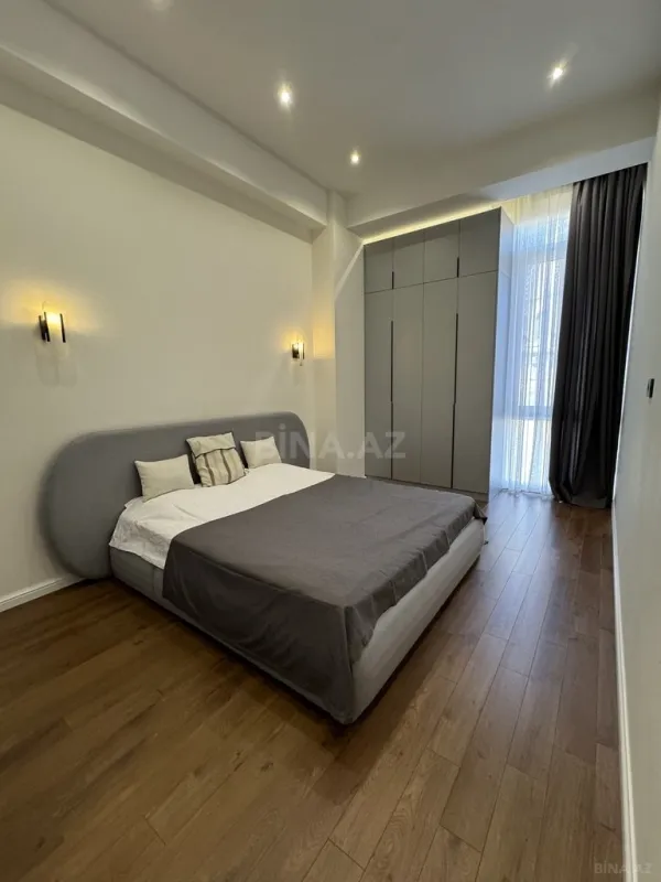 Satılır 4 otaqlı mənzil 153 m²