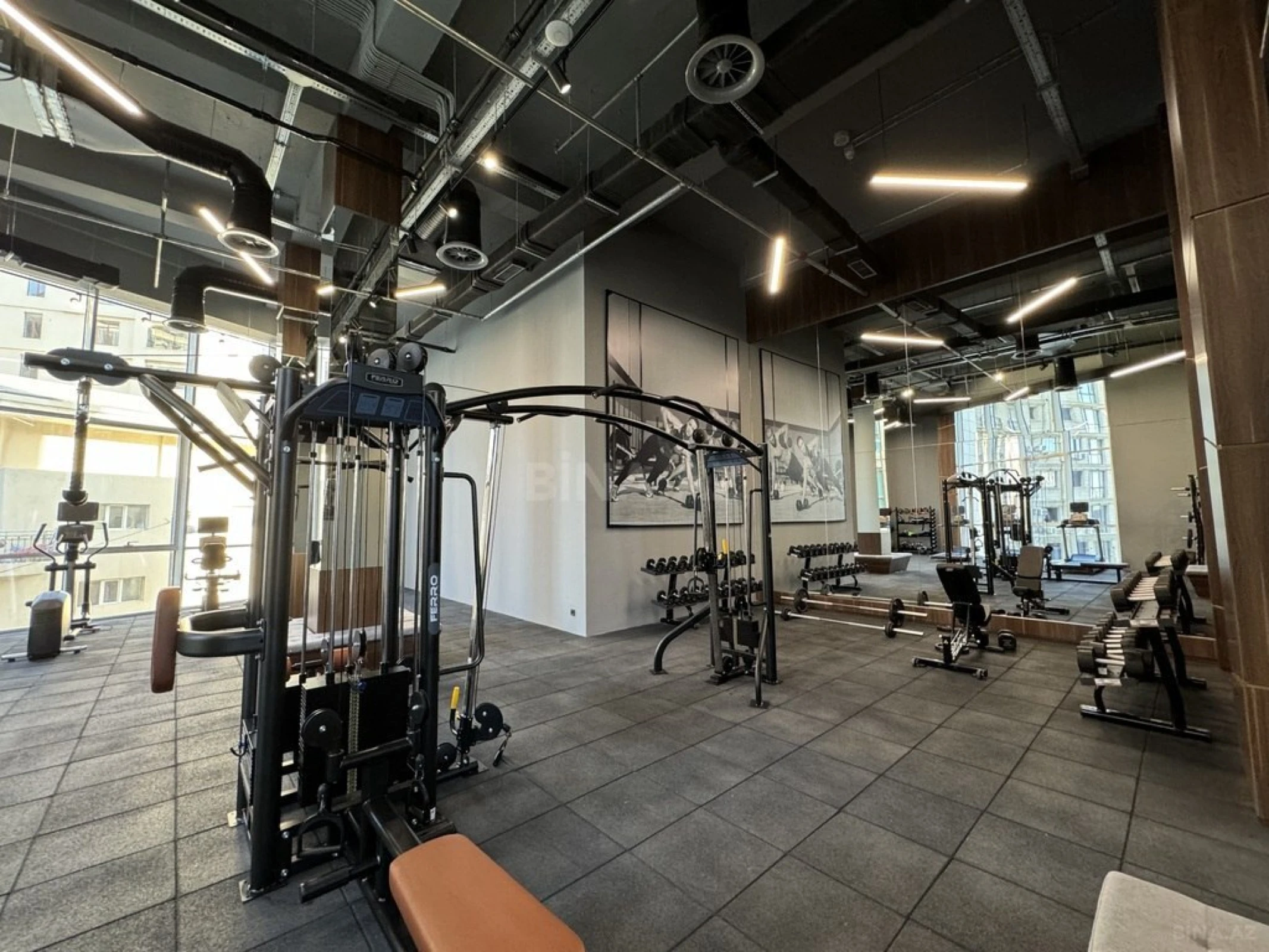 Satılır 4 otaqlı mənzil 153 m²