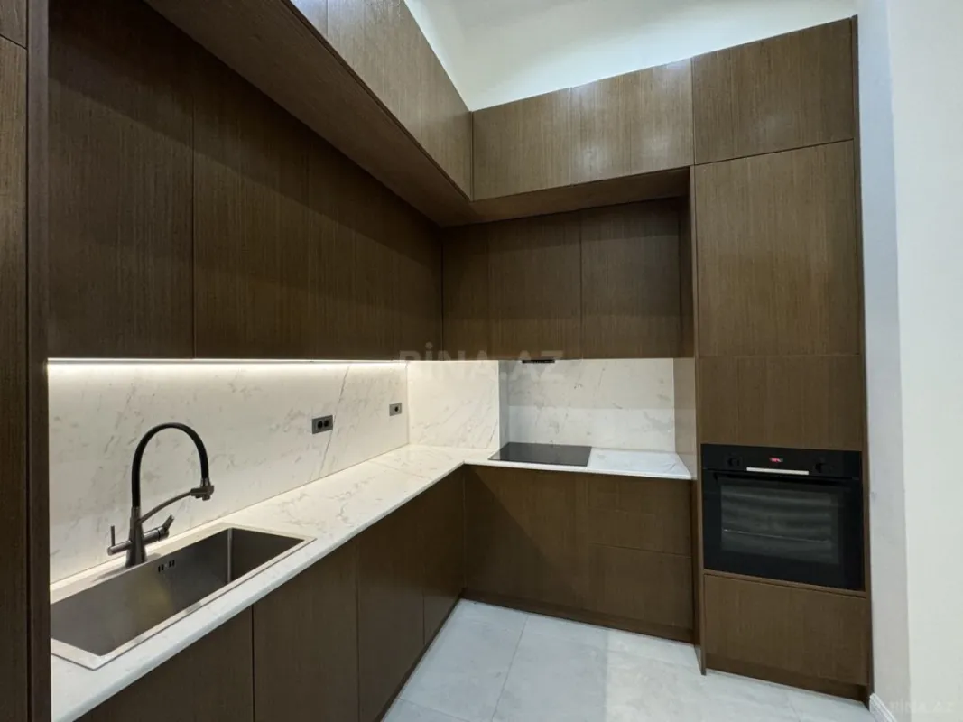 Satılır 4 otaqlı mənzil 153 m²