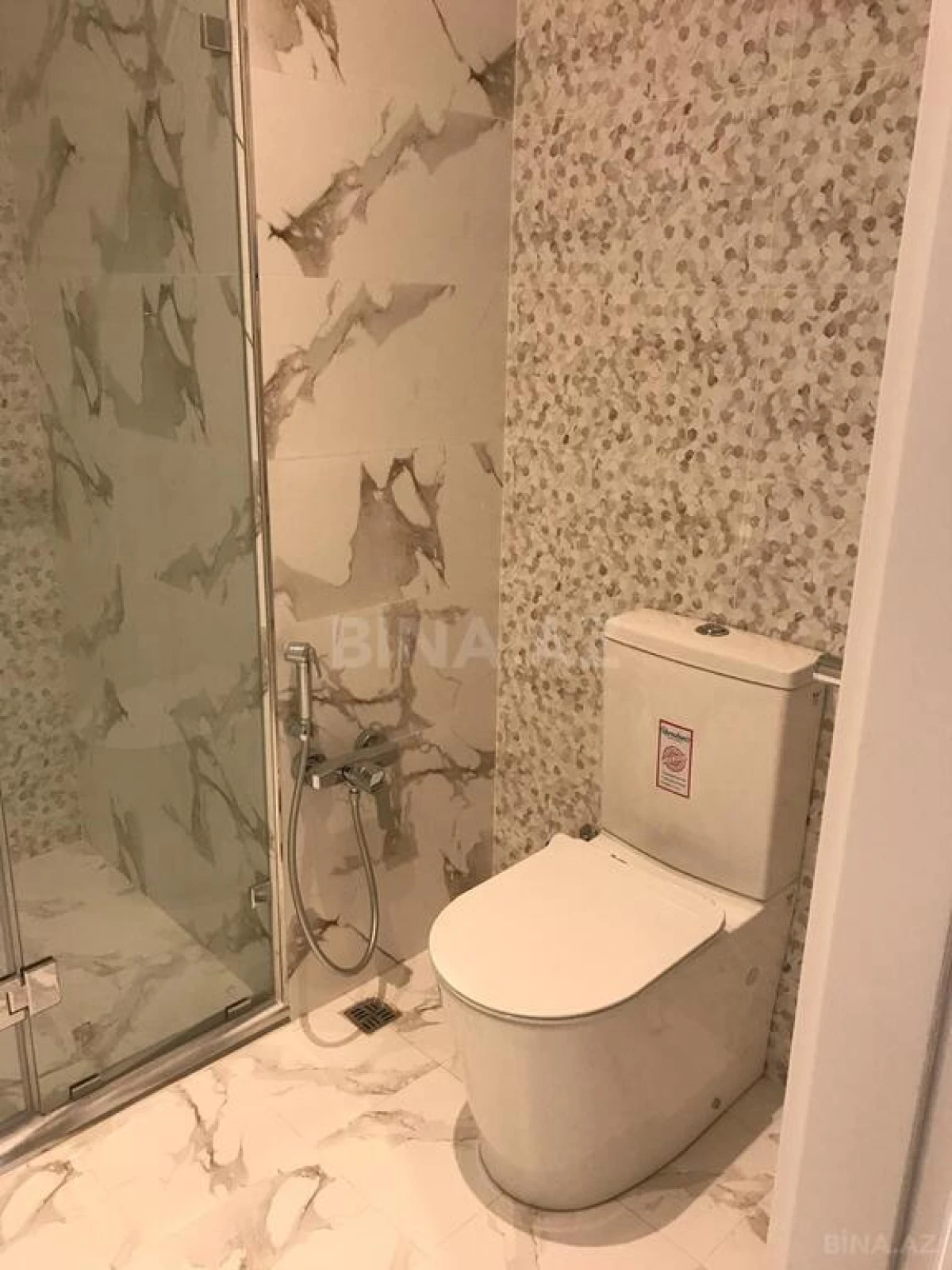 Satılır 2 otaqlı mənzil 70 m²
