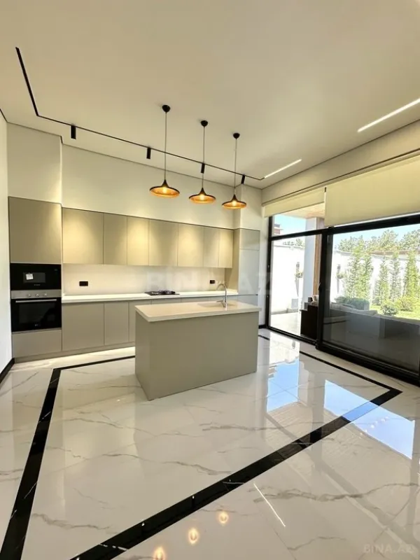 Satılır 4 otaqlı həyət evi 240 m²