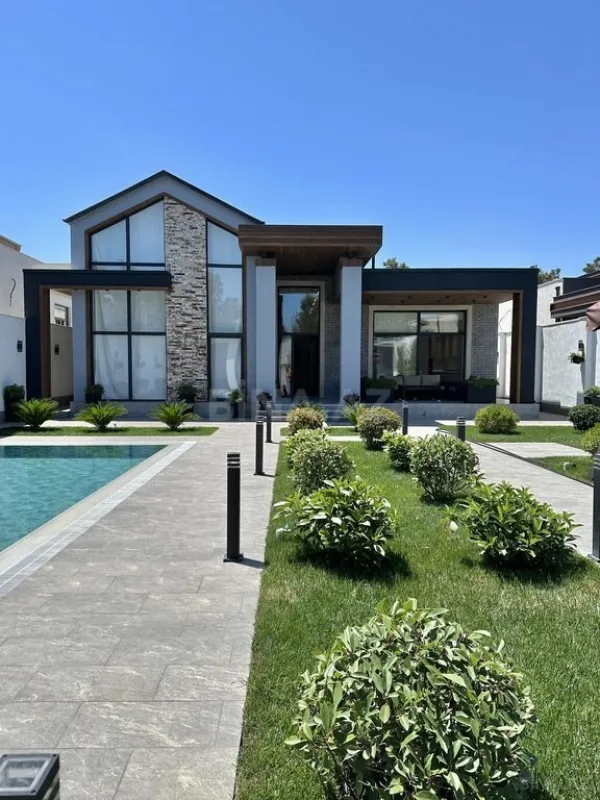 Satılır 4 otaqlı həyət evi 240 m²