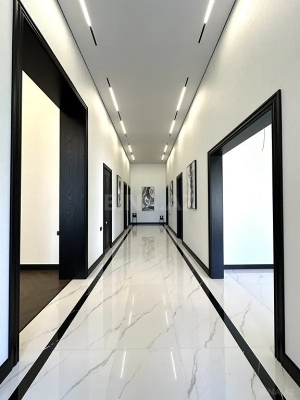 Satılır 4 otaqlı həyət evi 240 m²