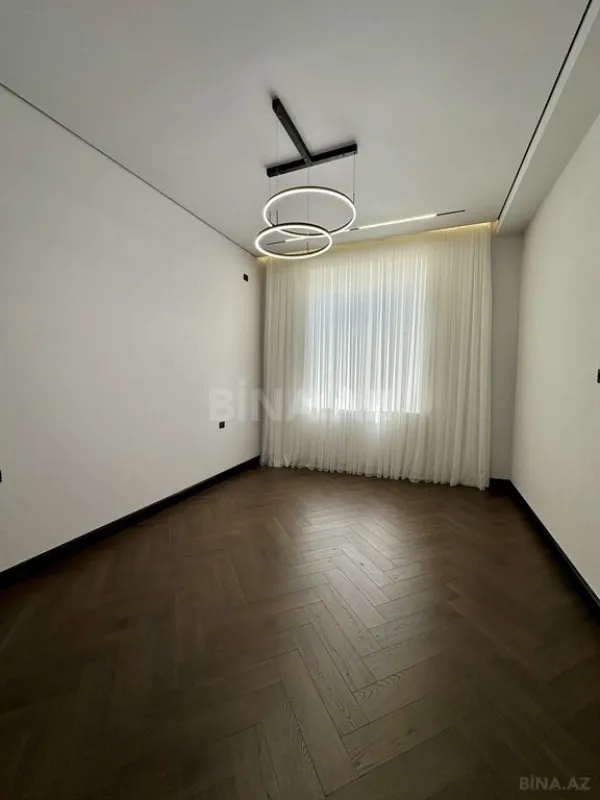 Satılır 4 otaqlı həyət evi 240 m²
