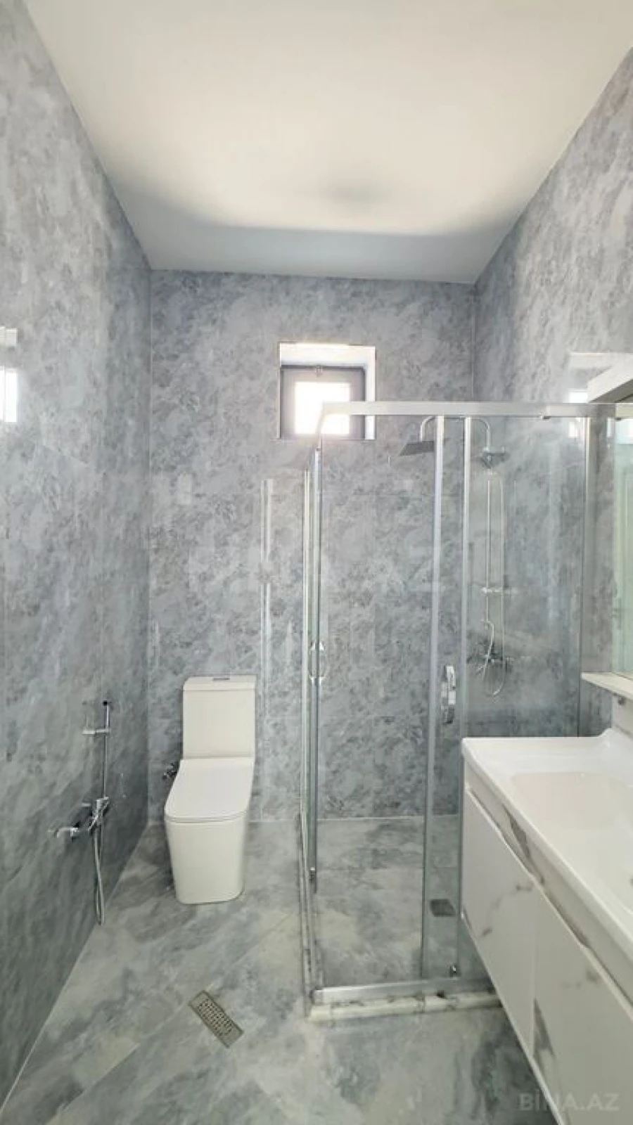 Satılır 4 otaqlı həyət evi 180 m²