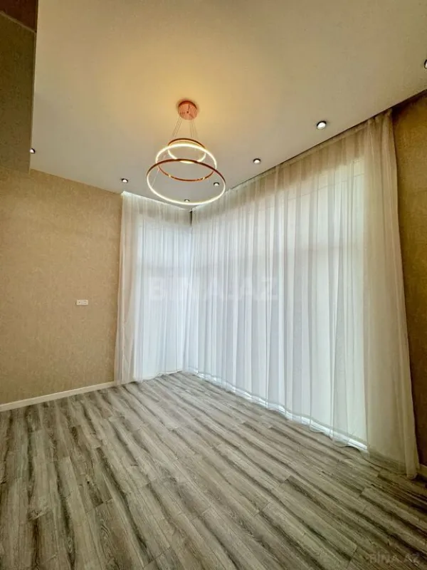 Satılır 6 otaqlı həyət evi 250 m²