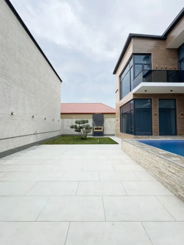 Satılır 6 otaqlı həyət evi 250 m²