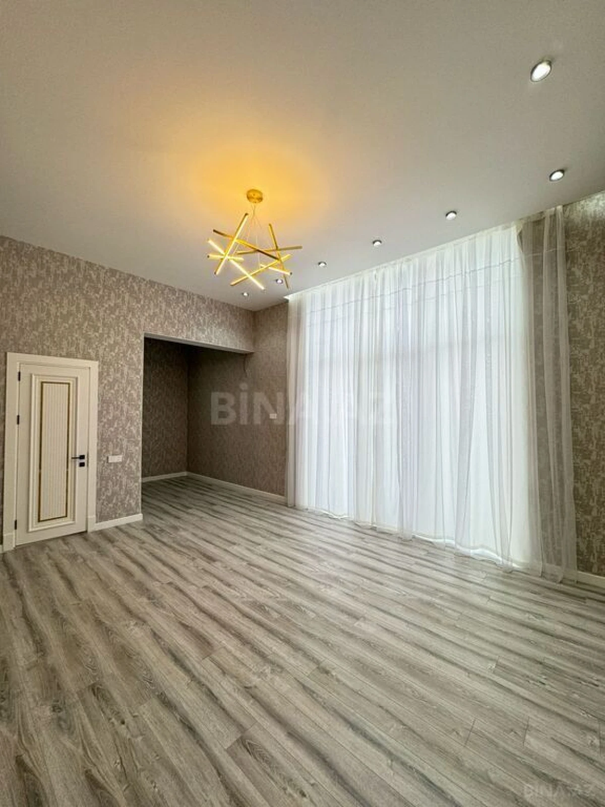 Satılır 6 otaqlı həyət evi 250 m²