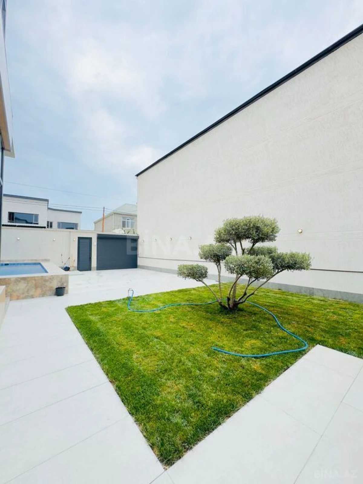Satılır 6 otaqlı həyət evi 250 m²