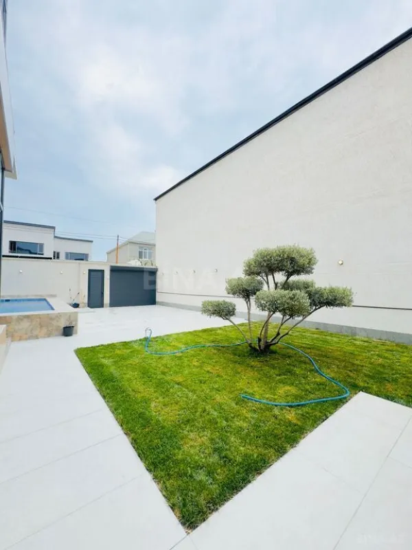 Satılır 6 otaqlı həyət evi 250 m²