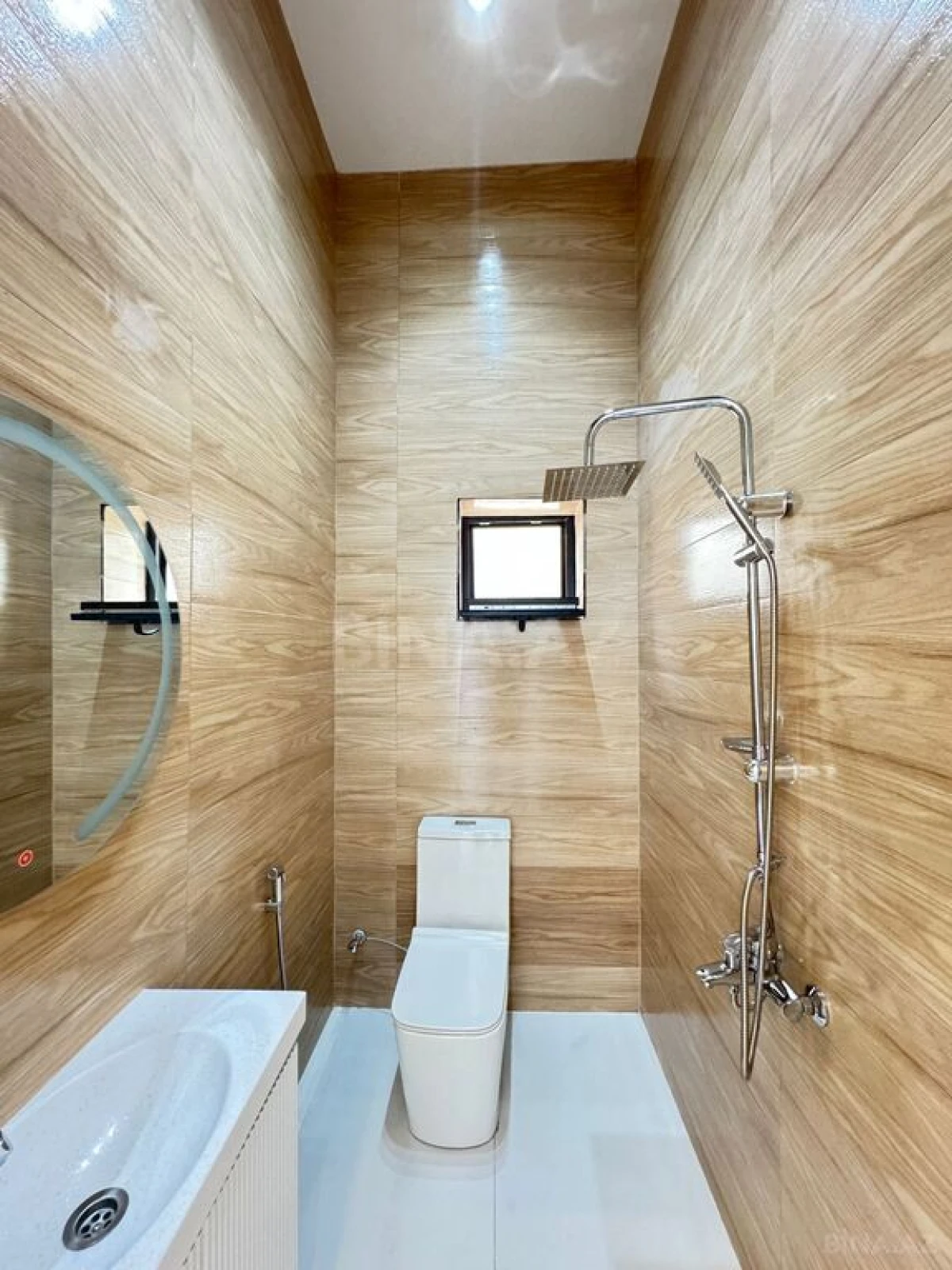 Satılır 6 otaqlı həyət evi 250 m²